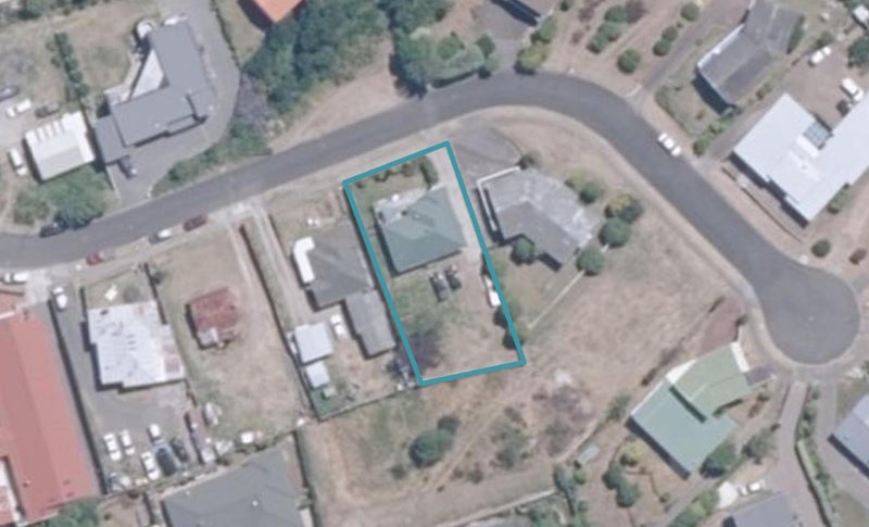 13 Hinerau Grove, Waipahihi, Taupo - Carousel 1