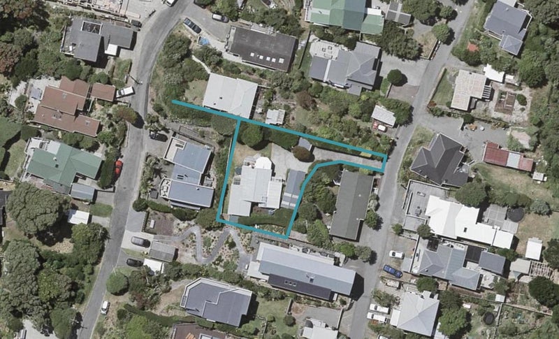 11 Forest Lane, RAUMATI SOUTH, PARAPARAUMU - Carousel 1