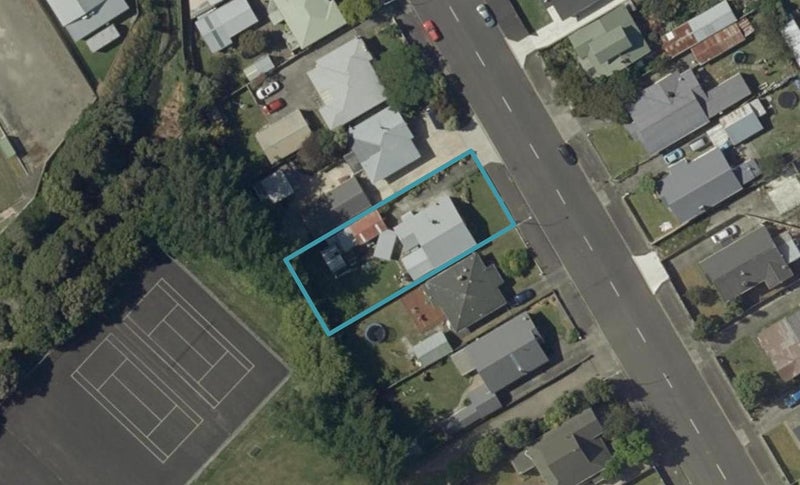 18 Shamrock Street, Takaro, Palmerston North - Carousel 1