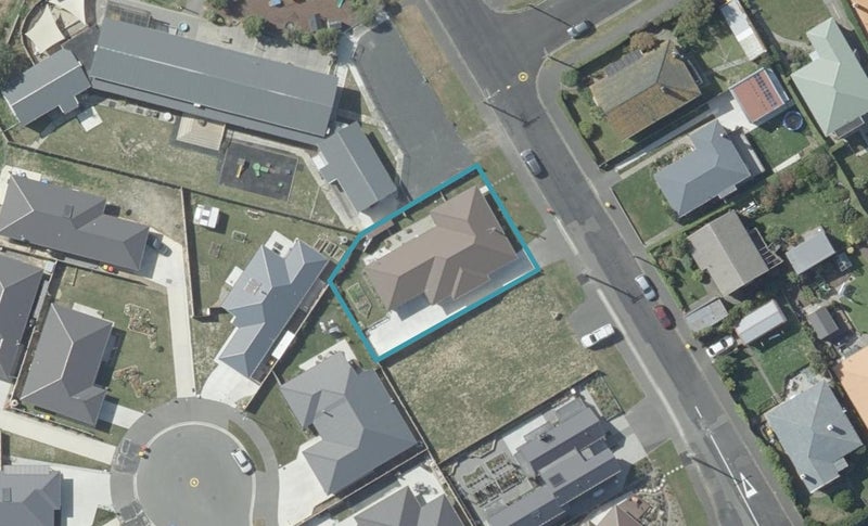 18 Lockerbie Street, Corstorphine, Dunedin - Carousel 1