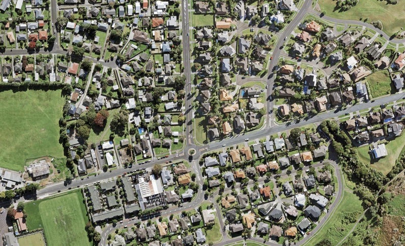 6 Beach Road, Te Atatū Peninsula, Auckland - Carousel 1