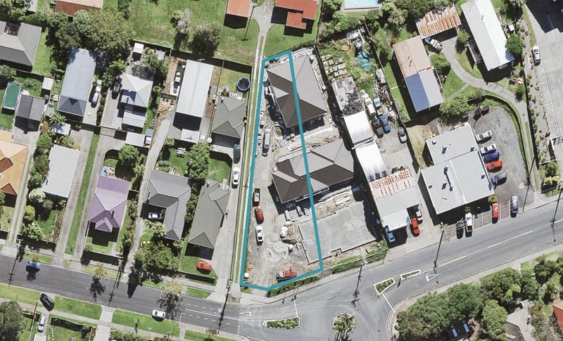 1/98 Beach Haven Road, Beach Haven, Auckland - Carousel 1
