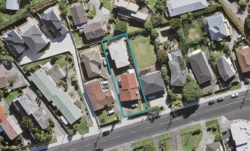 2/90 Pupuke Road, Hillcrest, Auckland - Carousel 1