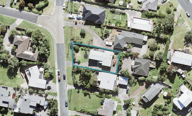 35 Tindalls Bay Road, Tindalls Beach, Whangaparaoa - Carousel 1