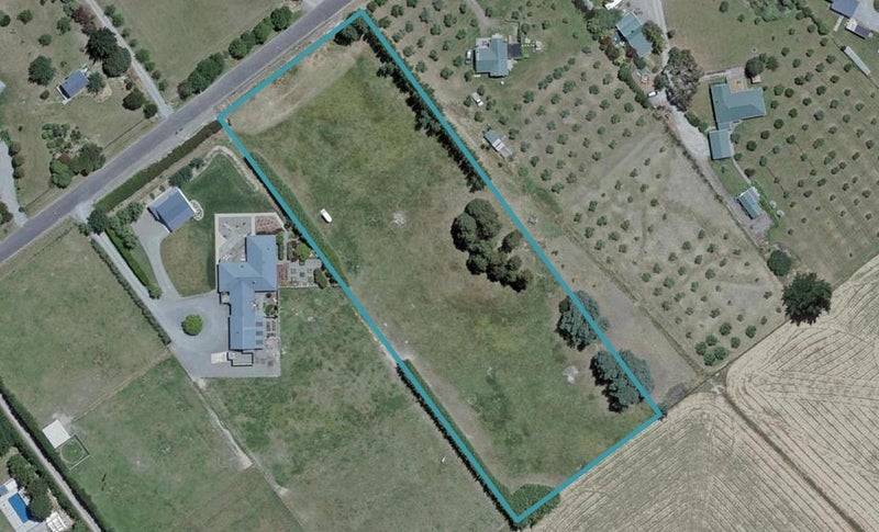 9 Hawkins Drive, Martinborough - Carousel 1