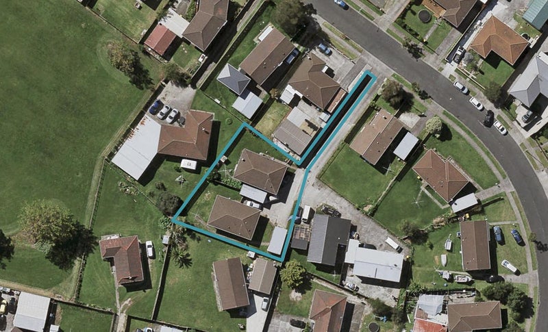 2/25 Dillon Crescent, Clover Park, Auckland - Carousel 1