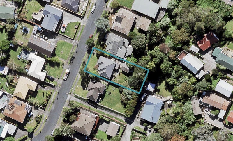 16 Kelston Street, New Lynn, Auckland - Carousel 1