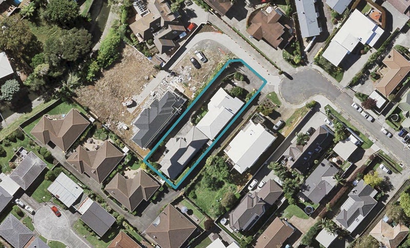 2/11 Stratford Avenue, Milford, Auckland - Carousel 1