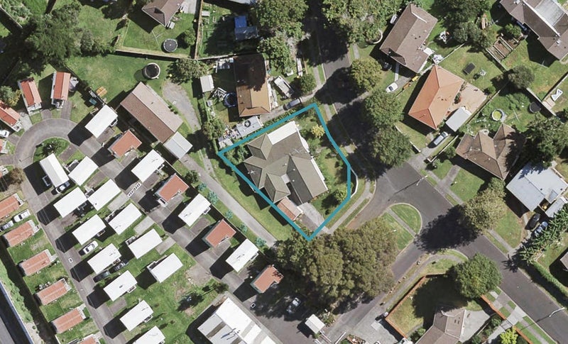5 Rountree Place, Conifer Grove, Takanini - Carousel 1