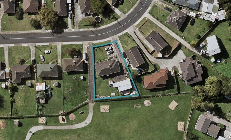 31 Nola Crescent, Otara, Auckland - Carousel 1