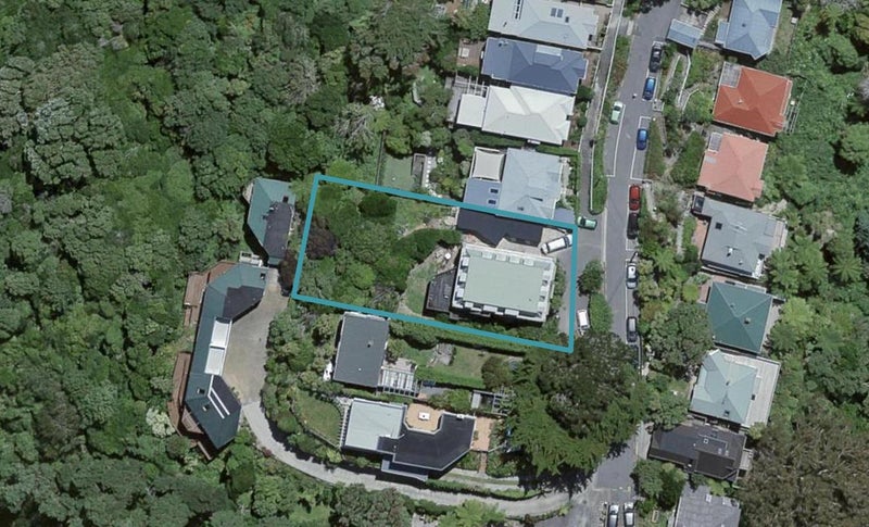 16C Hadfield Terrace, Kelburn, Wellington - Carousel 1