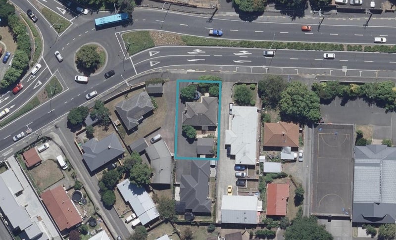 212 Cambridge Road, Hillcrest, Hamilton - Carousel 1