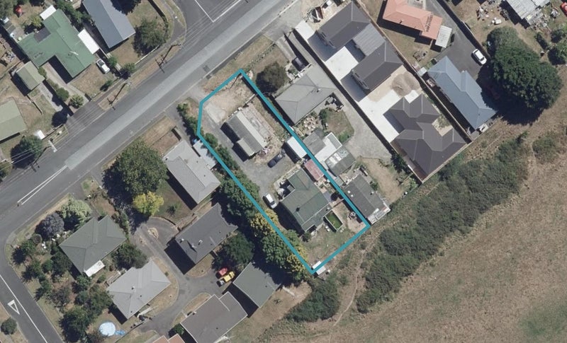 88 Peacockes Road, Fitzroy, Hamilton - Carousel 1