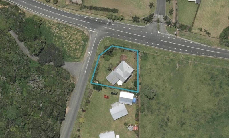 1 Clements Road, Matapouri, Whangārei - Carousel 1
