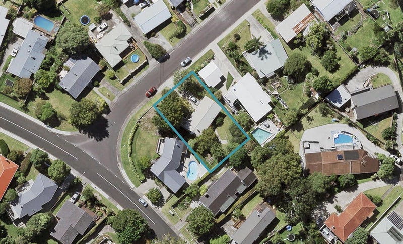3 Madison Place, Forrest Hill, Auckland - Carousel 1
