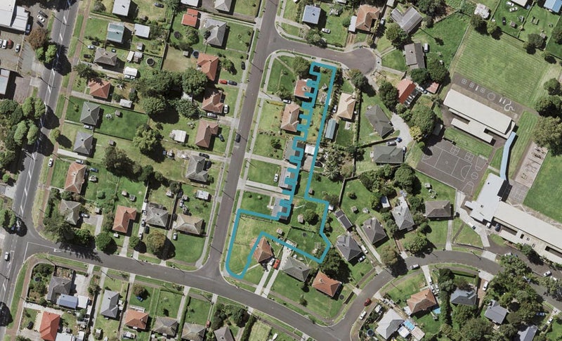 10A Torino Street, Point England, Auckland - Carousel 1