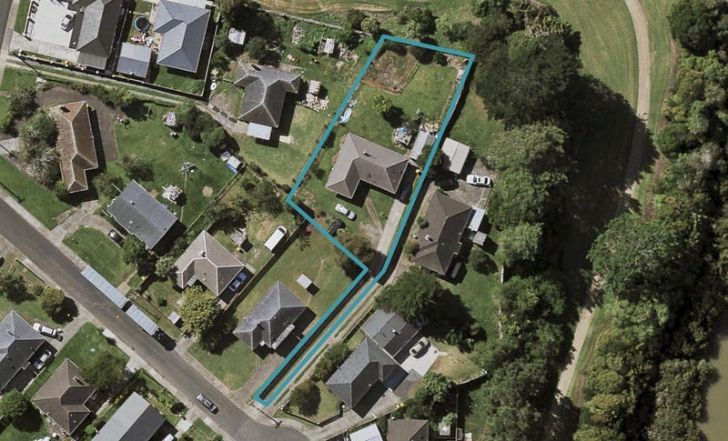 10 Raleigh Place, Otara, Auckland - Carousel 1