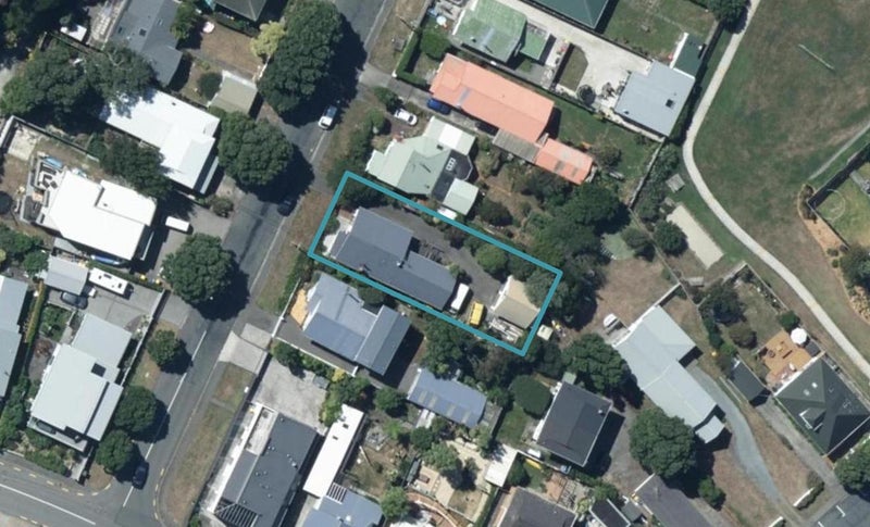 4 Airlie Road, Plimmerton, Porirua - Carousel 1