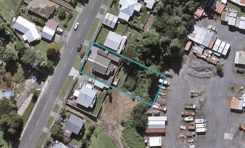 195 Seaview Road, Westown, New Plymouth - Carousel 1