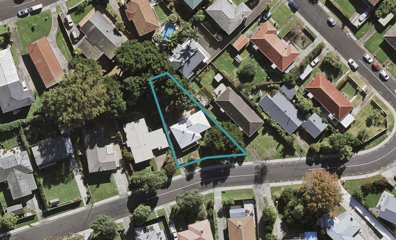 64 Sylvia Road, Hillcrest, Auckland - Carousel 1