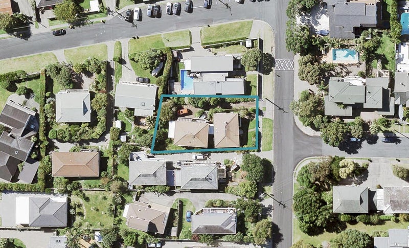 1/26 Rothesay Bay Road, Rothesay Bay, Auckland - Carousel 1