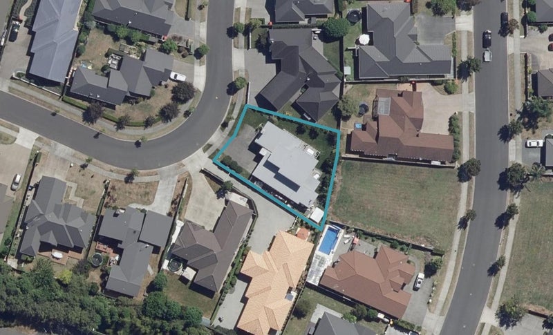 5 Langdale Court, Huntington, Hamilton - Carousel 1