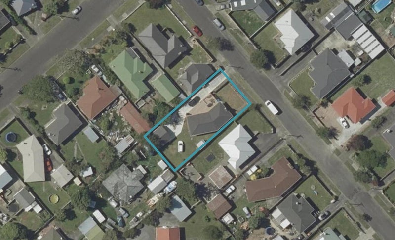 4 Tararua Terrace, Cloverlea, Palmerston North - Carousel 1