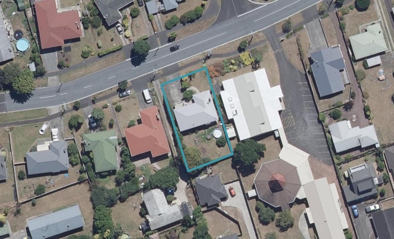 90 Mansel Avenue, Hillcrest, Hamilton - Carousel 1