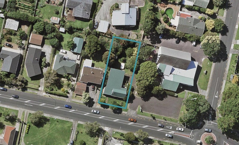 56 Reeves Road, Pakuranga, Auckland - Carousel 1