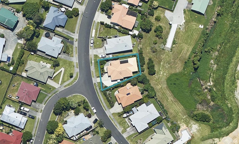 11 Sunvale Place, Gate Pa, Tauranga - Carousel 1