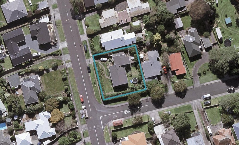 101 Govett Avenue, Frankleigh Park, New Plymouth - Carousel 1