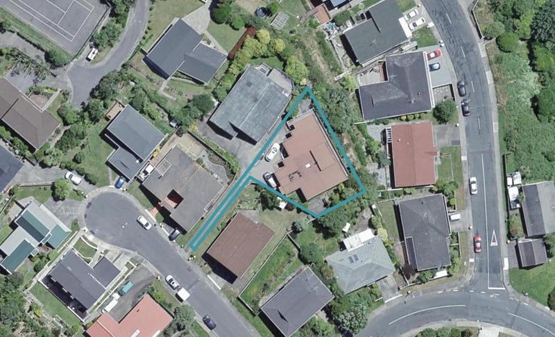 6 Epping Grove, Karori, Wellington - Carousel 1