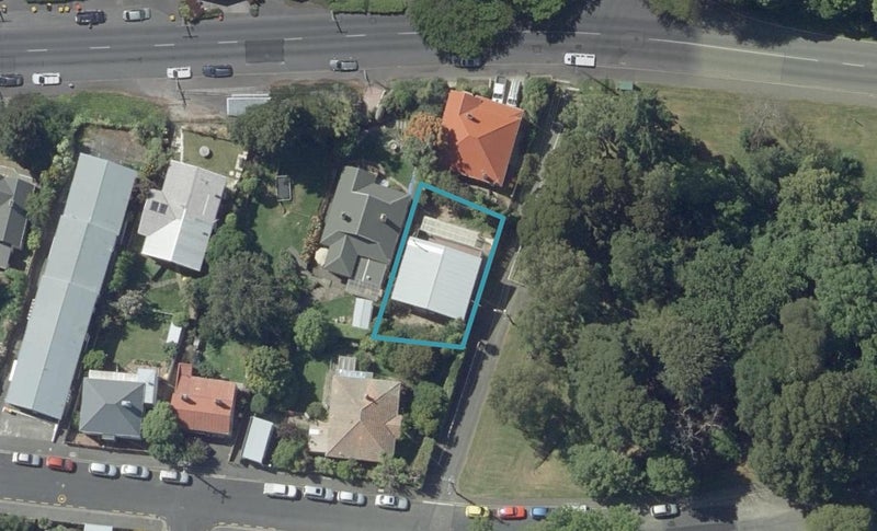 26 Parkhill Avenue, Mornington, Dunedin - Carousel 1
