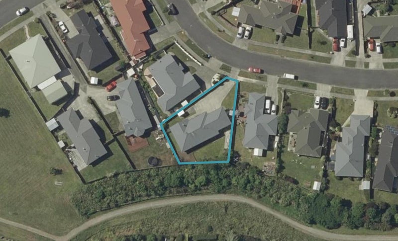 6 Aspen Way, Kelvin Grove, Palmerston North - Carousel 1