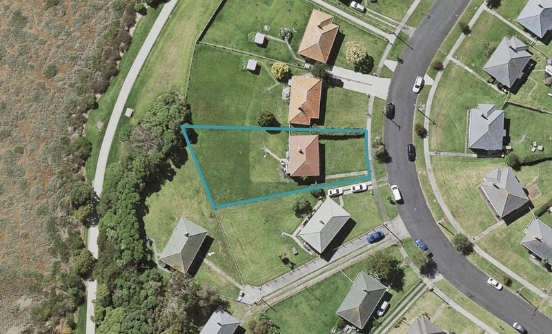 37 Hillary Crescent, Belmont, Auckland - Carousel 1