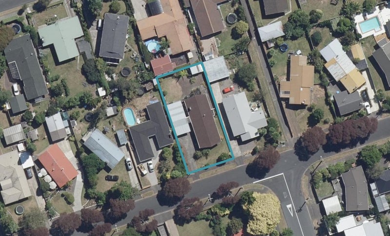 27 Pulham Crescent, Queenwood, Hamilton - Carousel 1
