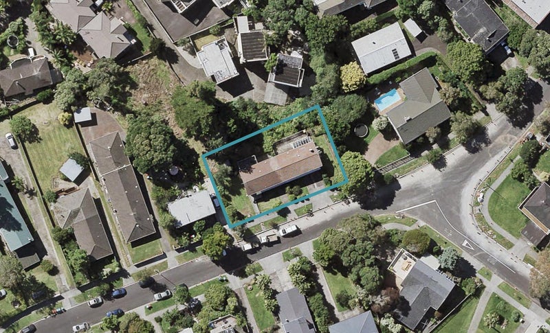 17 Whytehead Crescent, St Heliers, Auckland - Carousel 1