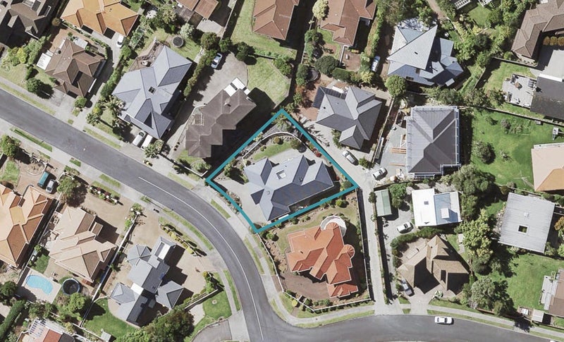 9 McCahill Views, Botany Downs, Auckland - Carousel 1