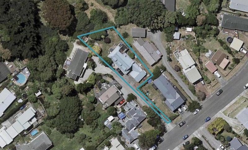 11 Pitoitoi Street, Otaihanga, Paraparaumu - Carousel 1