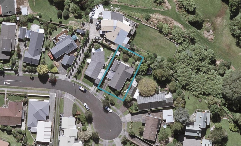 9 Argyle Place, Highlands Park, New Plymouth - Carousel 1