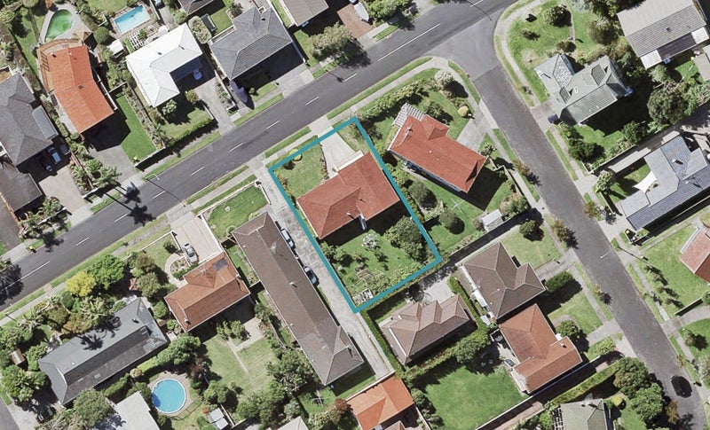 9 Sea Spray Drive, Bucklands Beach, Auckland - Carousel 1