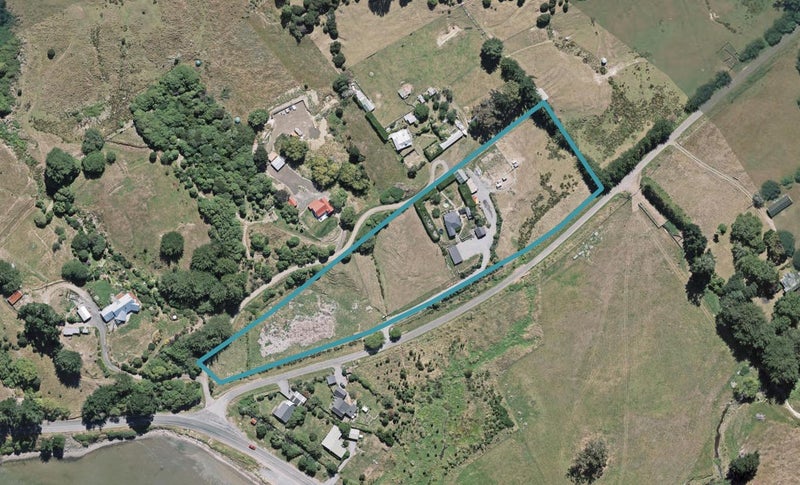 24 School Road, Robinsons Bay, Akaroa - Carousel 1