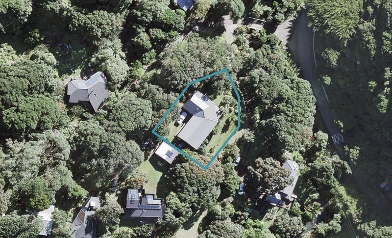 8 Watchmans Road, Karekare, Auckland - Carousel 1