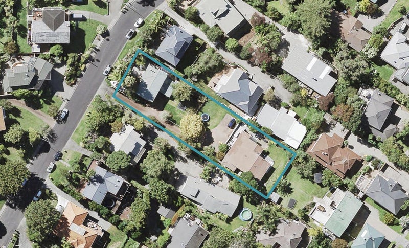 2/6 Rossmore Terrace, Murrays Bay, Auckland - Carousel 1