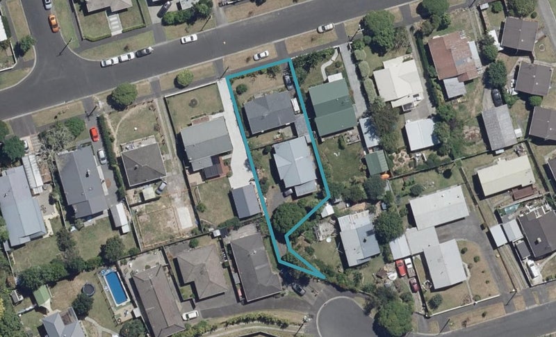 8 Moncrieff Avenue, Fairfield, Hamilton - Carousel 1
