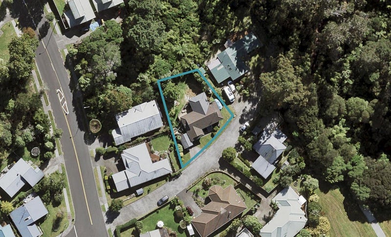 81 Unsworth Drive, Unsworth Heights, Auckland - Carousel 1