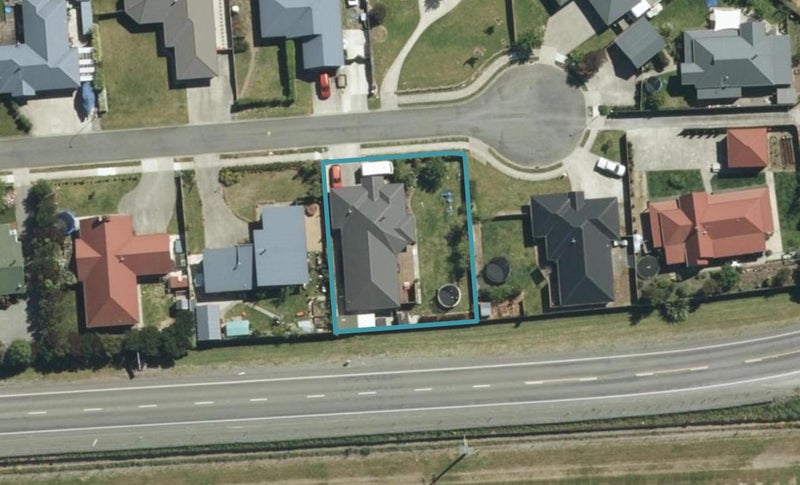 12 Vorbach Place, Renwick - Carousel 1