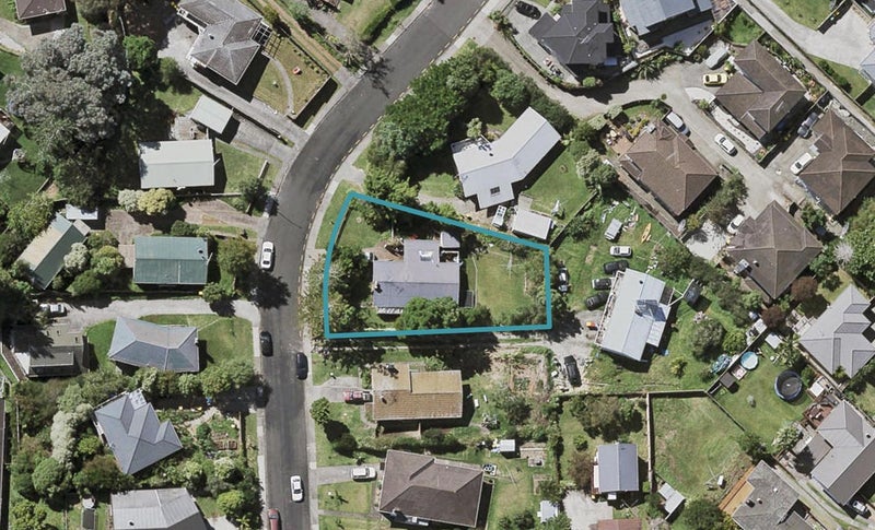 23 Lyford Crescent, Sunnynook, Auckland - Carousel 1
