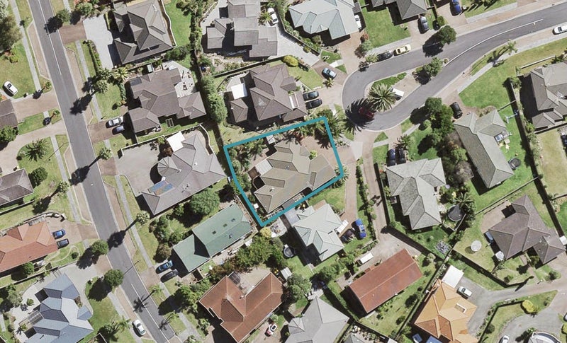 30 San Pedro Place, Henderson, Auckland - Carousel 1