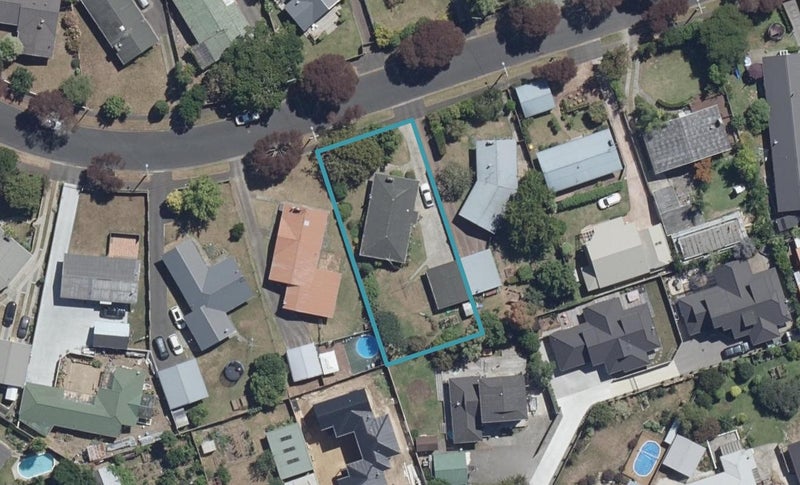 20 Pulham Crescent, Queenwood, Hamilton - Carousel 1